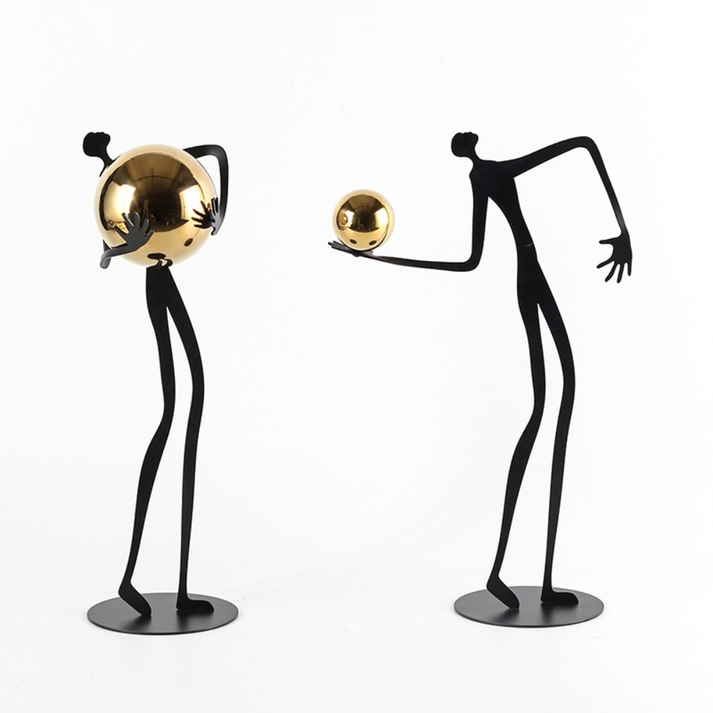 Moderne Kunstfigur mit Kugel,  – Art Craft Hotel Bewertung und Preis