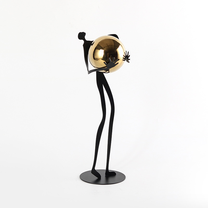 Moderne Kunstfigur mit Kugel,  – Art Craft Hotel Bewertung und Preis